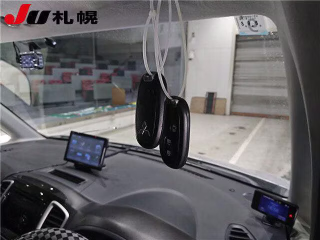 MITSUBISHI DELICA D:2