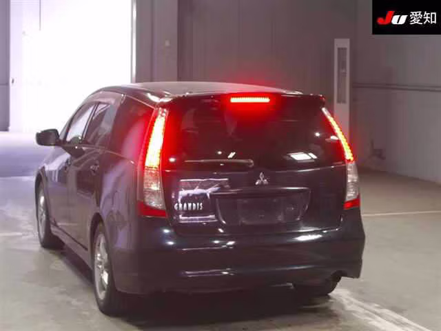 MITSUBISHI GRANDIS