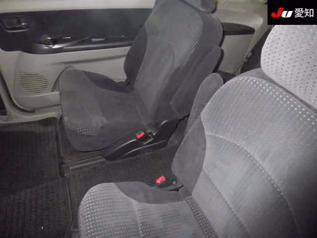 MITSUBISHI GRANDIS