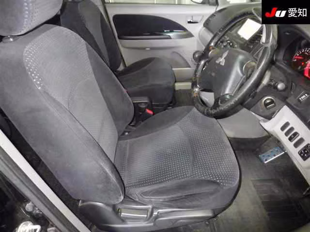 MITSUBISHI GRANDIS