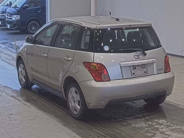 TOYOTA IST
