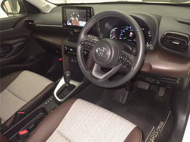 TOYOTA YARIS CROSS