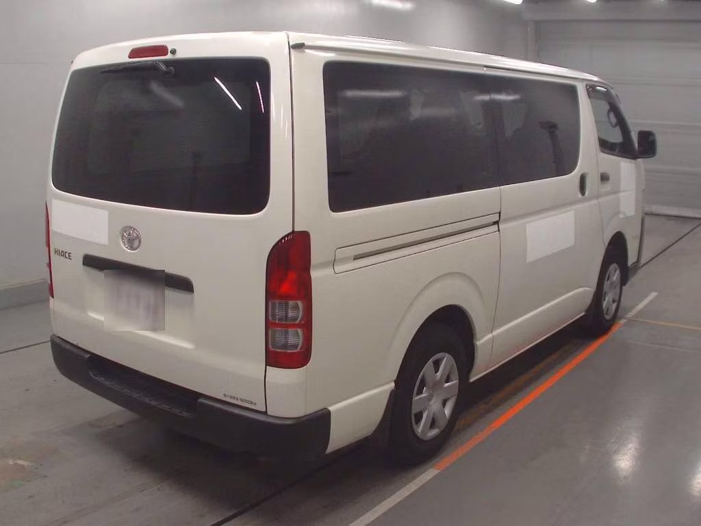 TOYOTA REGIUS ACE