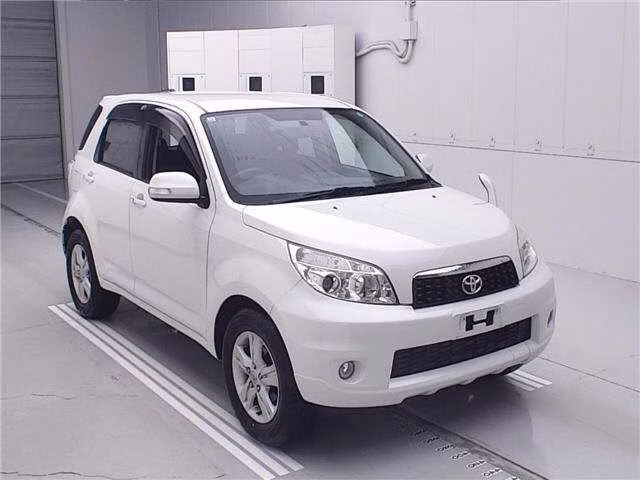 TOYOTA RUSH