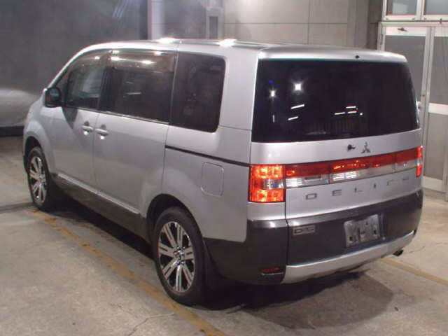 MITSUBISHI DELICA D:5