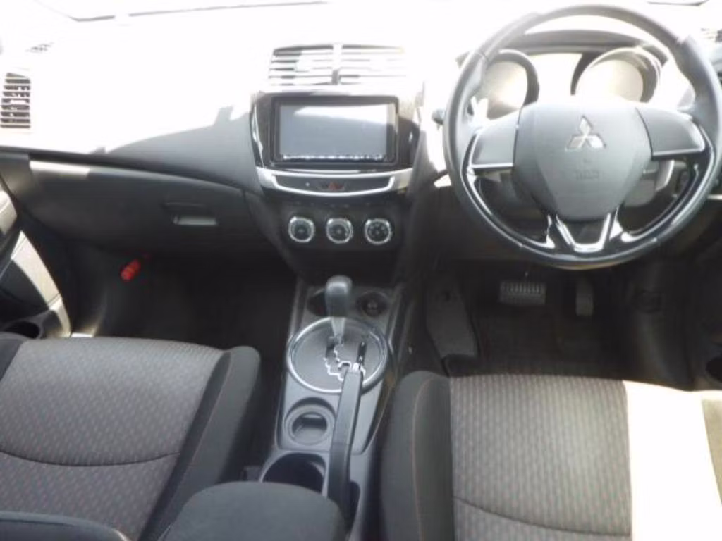 MITSUBISHI RVR