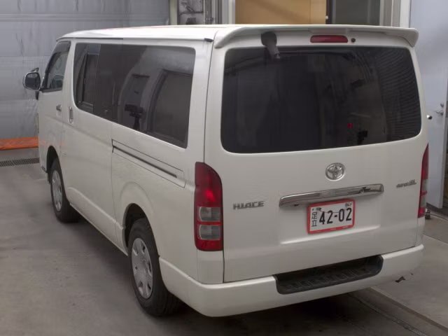 TOYOTA REGIUS ACE