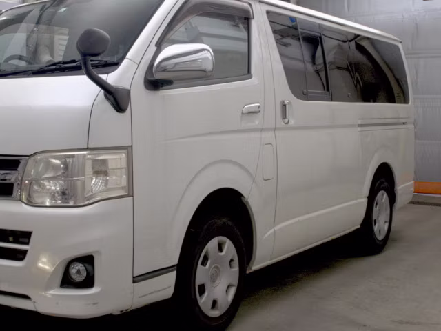 TOYOTA REGIUS ACE