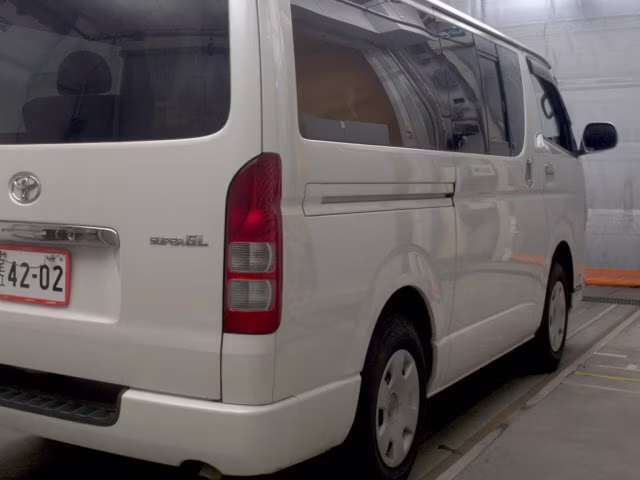 TOYOTA REGIUS ACE
