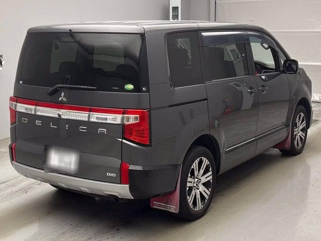 MITSUBISHI DELICA D:5