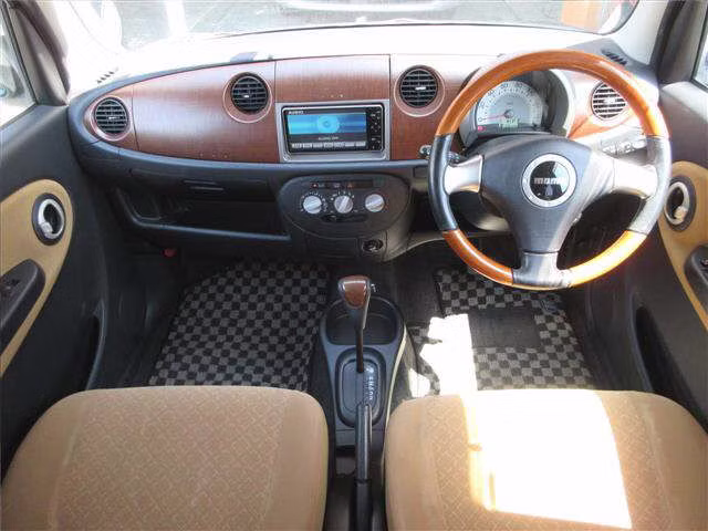 DAIHATSU MIRA GINO
