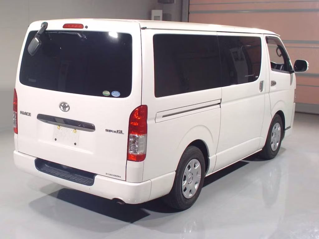 TOYOTA REGIUS ACE