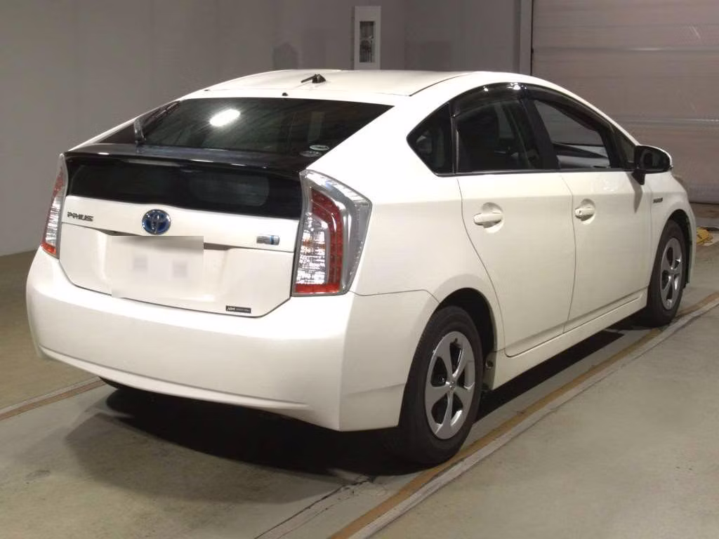 TOYOTA PRIUS