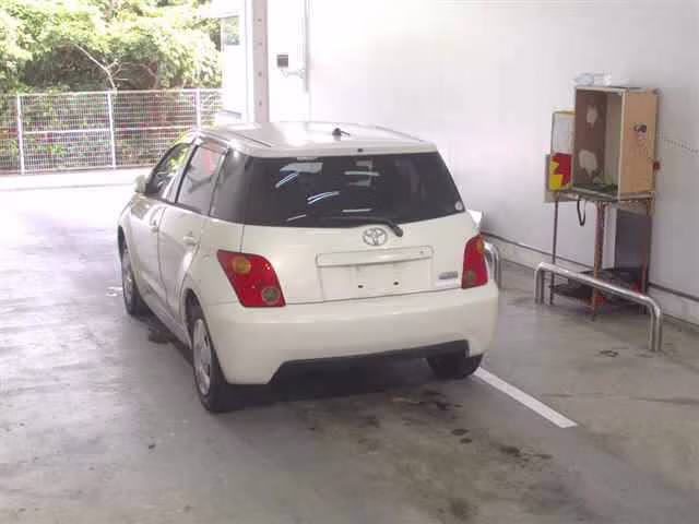 TOYOTA IST