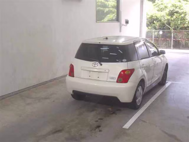 TOYOTA IST