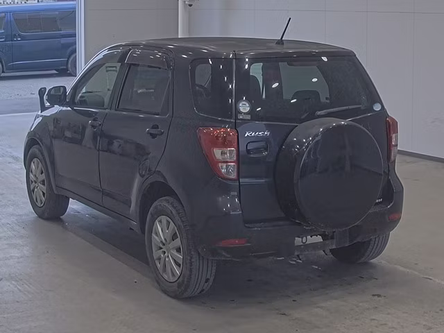 TOYOTA RUSH