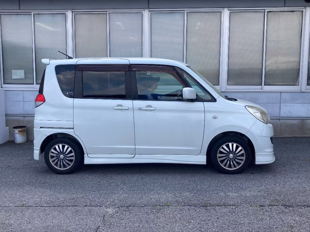 MITSUBISHI DELICA D:2