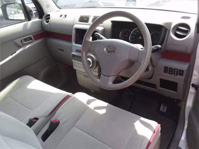 DAIHATSU MOVE CONTE