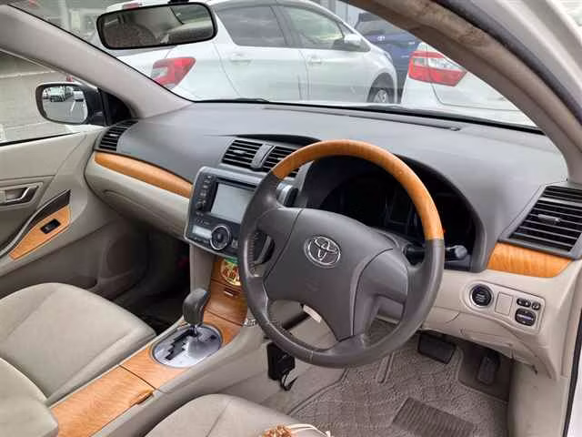 TOYOTA PREMIO