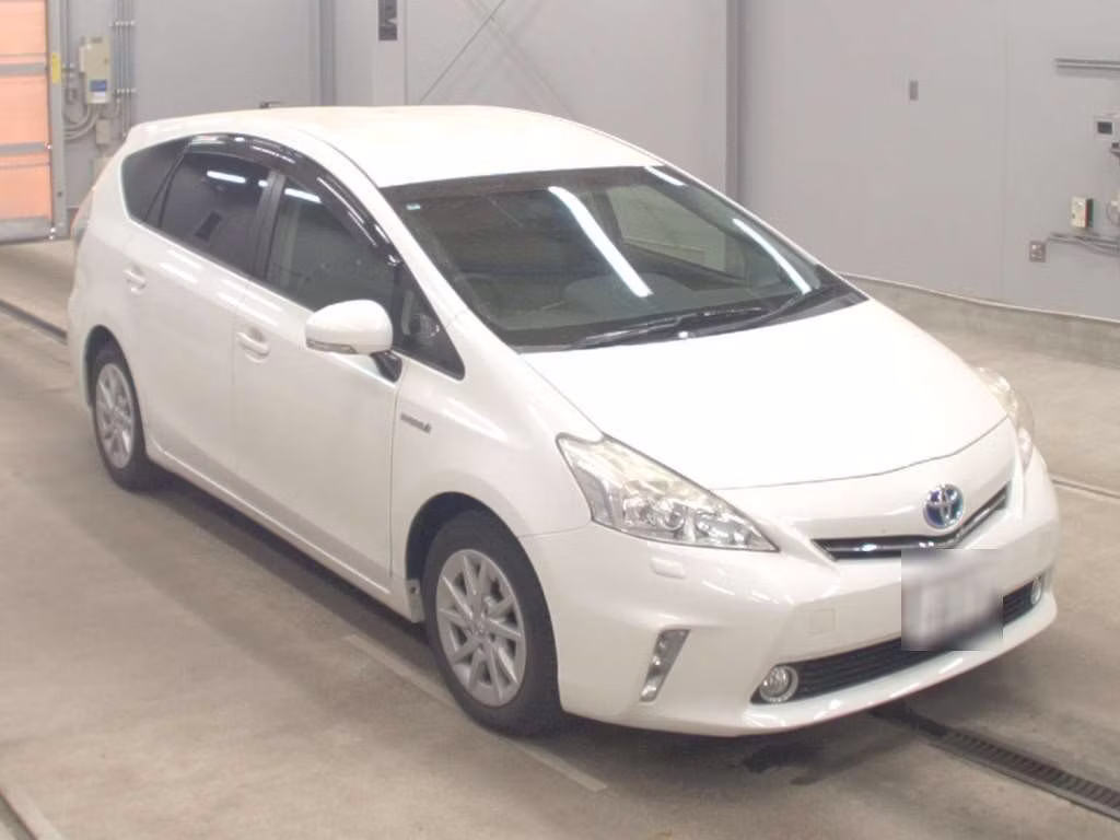 TOYOTA PRIUS ALPHA