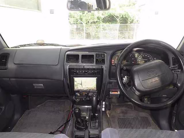 TOYOTA HILUX SURF