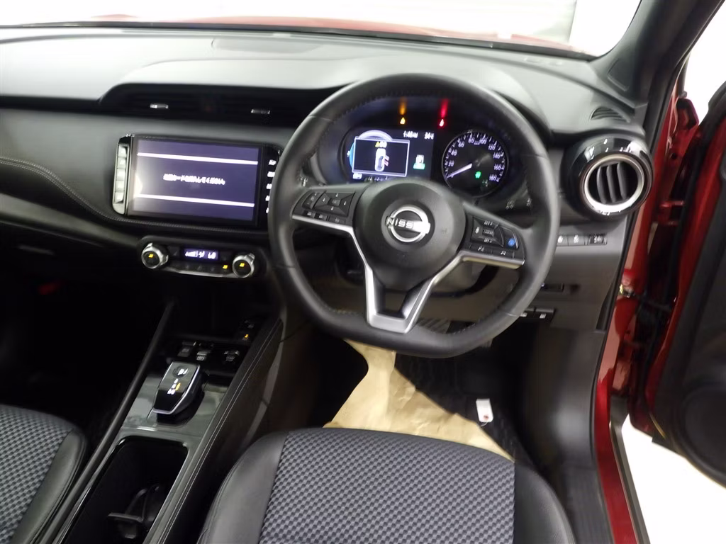 NISSAN KICKS