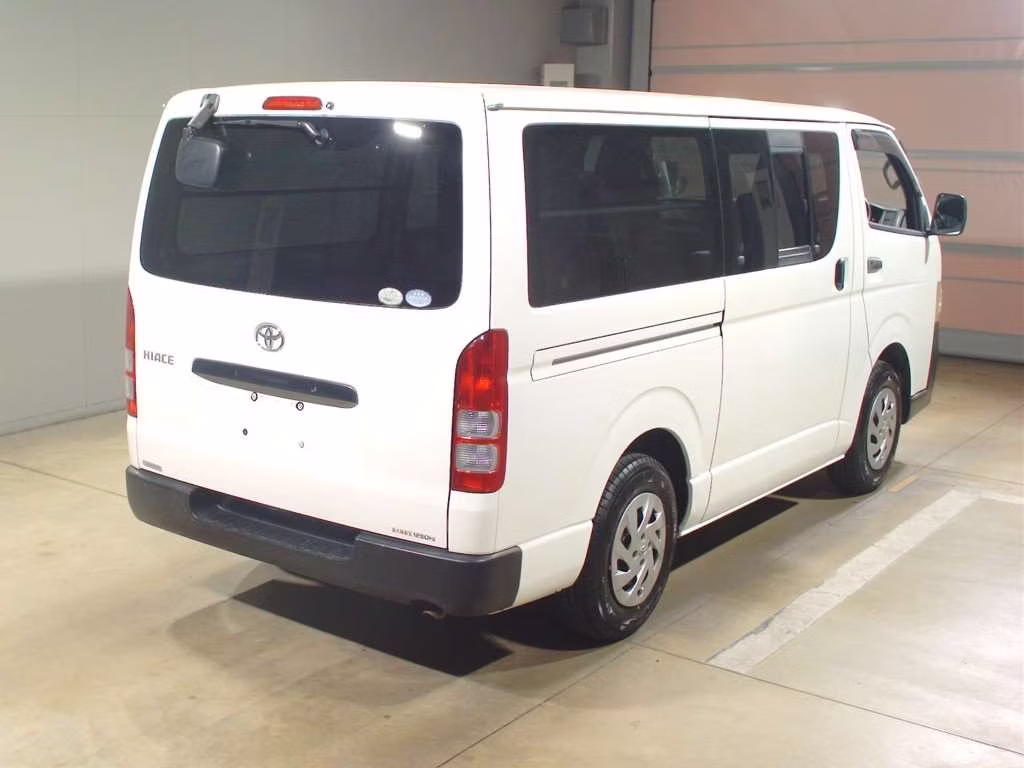 TOYOTA REGIUS ACE