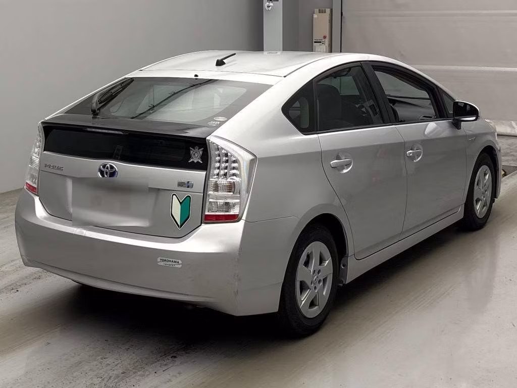 TOYOTA PRIUS