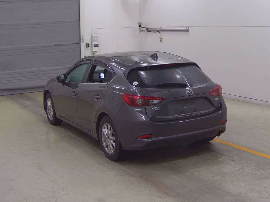 MAZDA AXELA