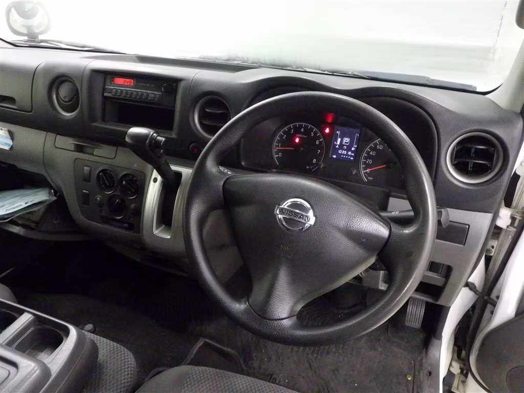NISSAN NV350 CARAVAN