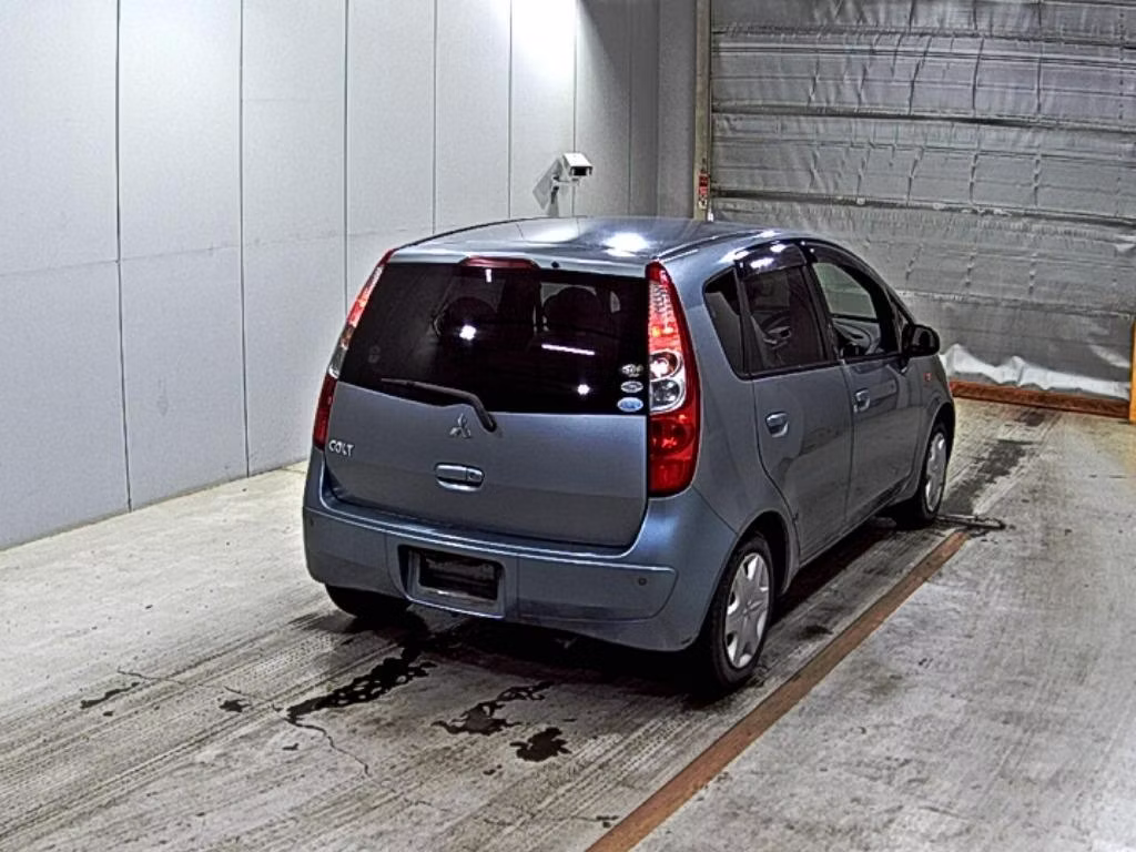 MITSUBISHI COLT