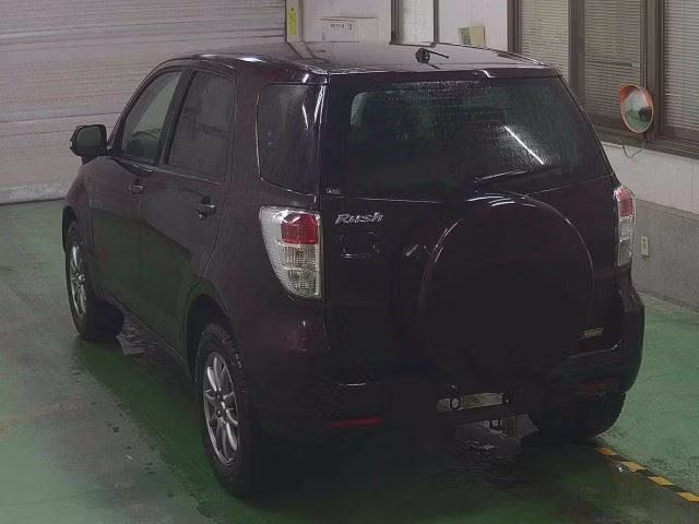 TOYOTA RUSH