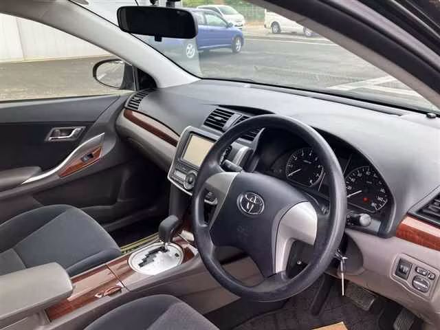 TOYOTA PREMIO