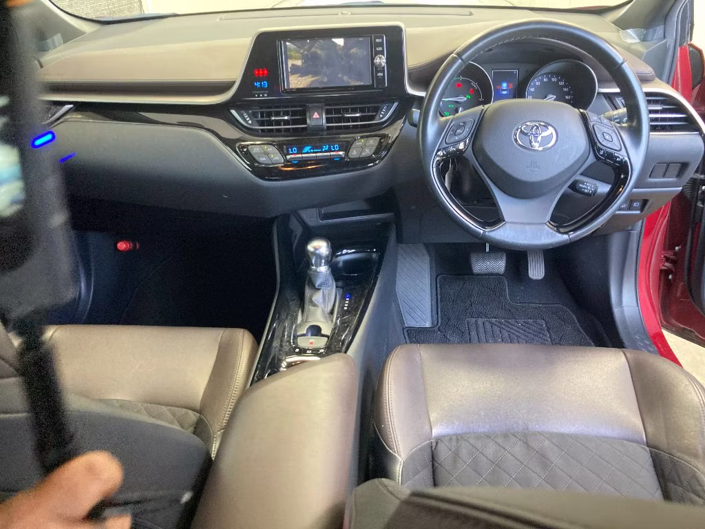 TOYOTA C-HR