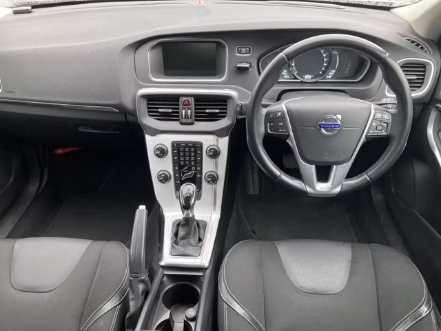 VOLVO V40