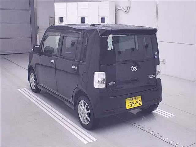 DAIHATSU MOVE CONTE