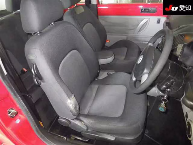VOLKSWAGEN BEETLE