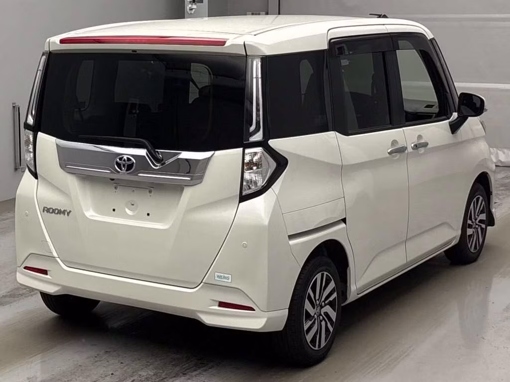 TOYOTA ROOMY
