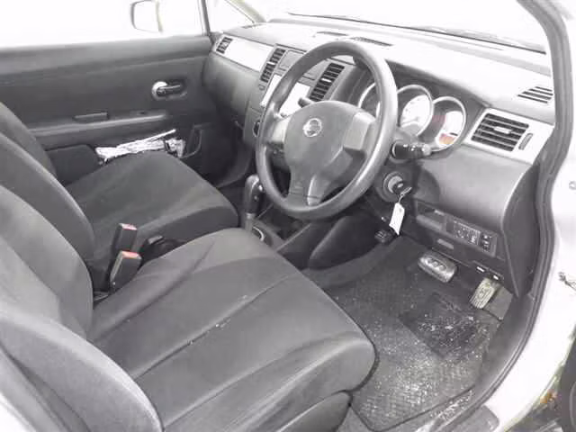 NISSAN TIIDA LATIO