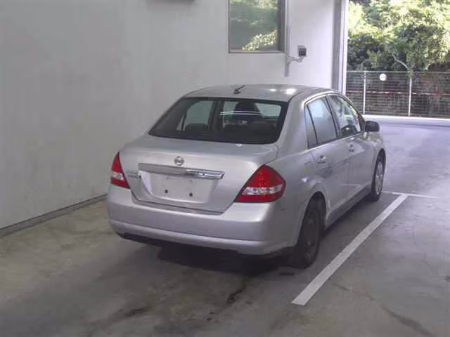 NISSAN TIIDA LATIO