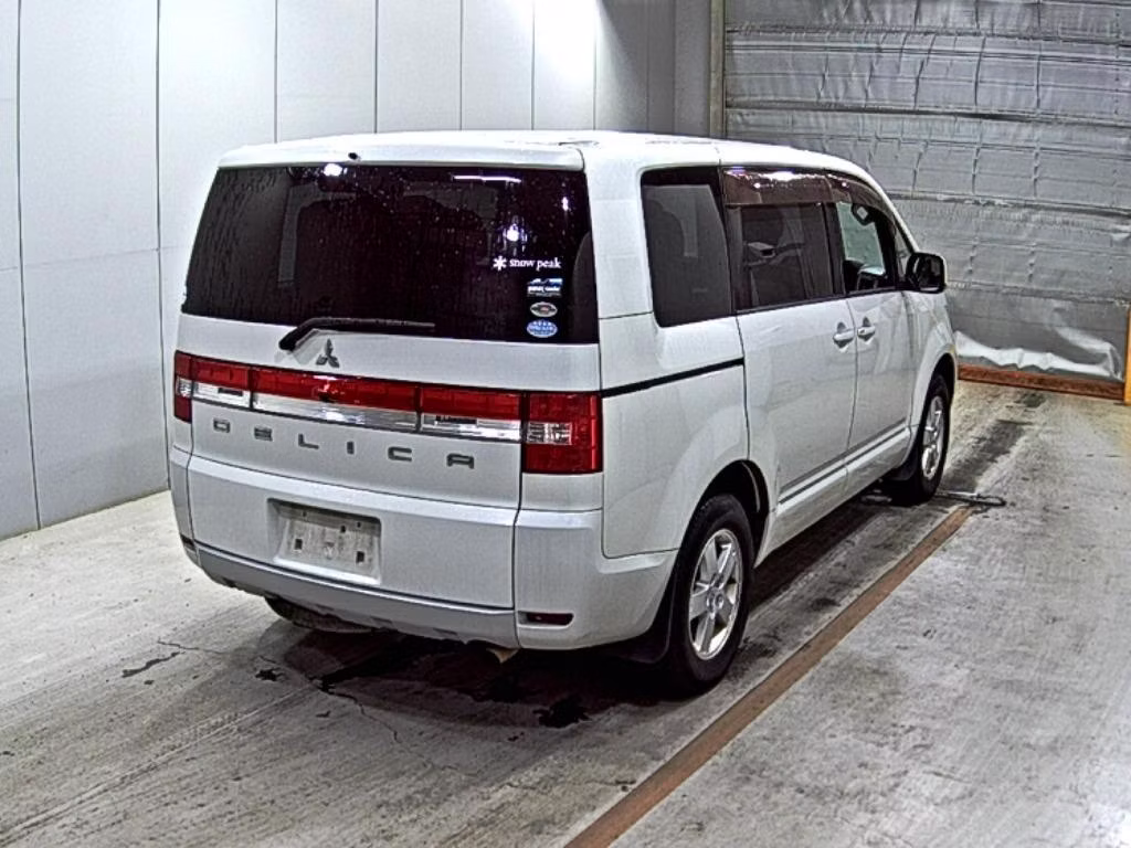 MITSUBISHI DELICA D:5