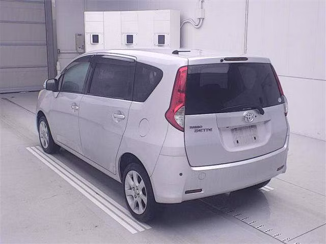 TOYOTA PASSO SETTE