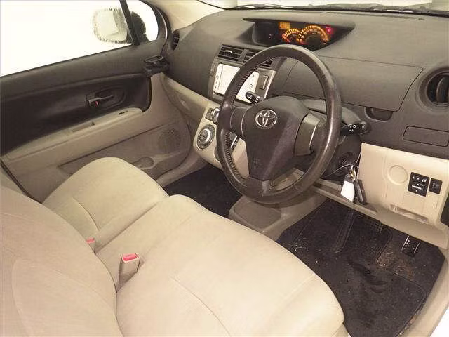 TOYOTA PASSO SETTE