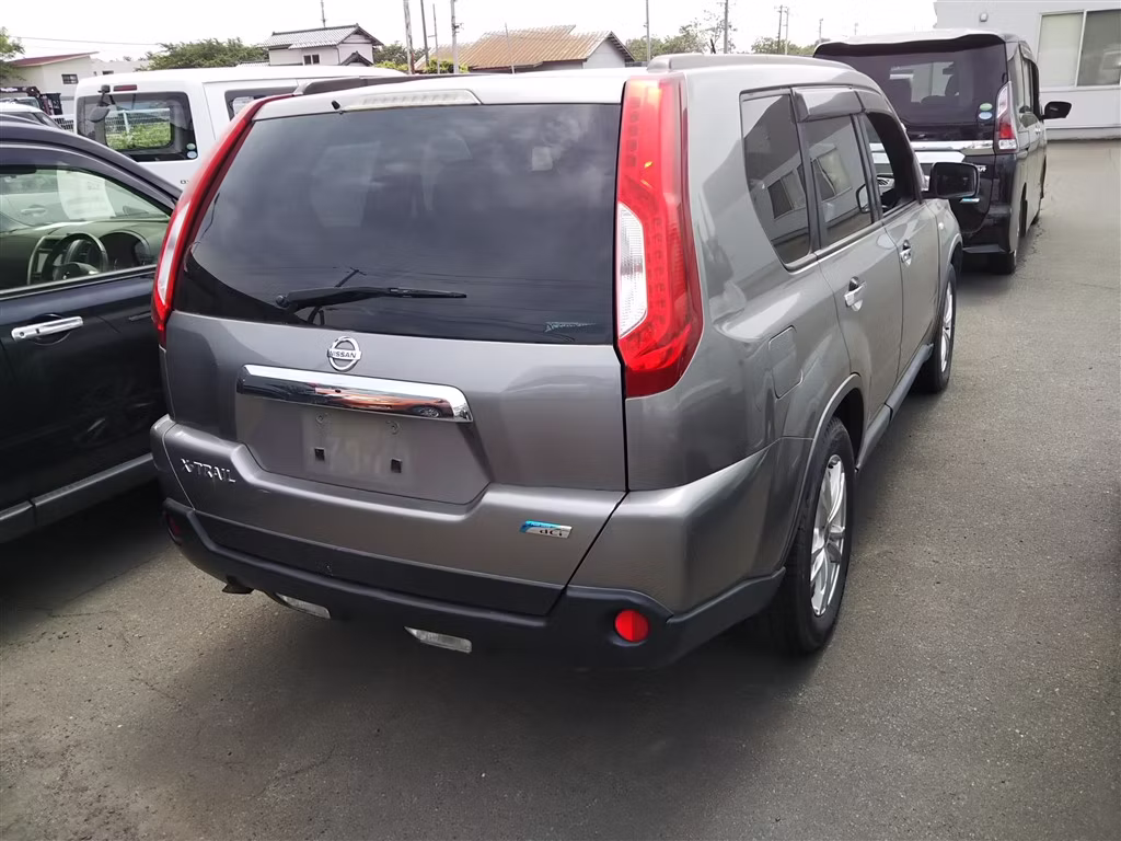 NISSAN X-TRAIL