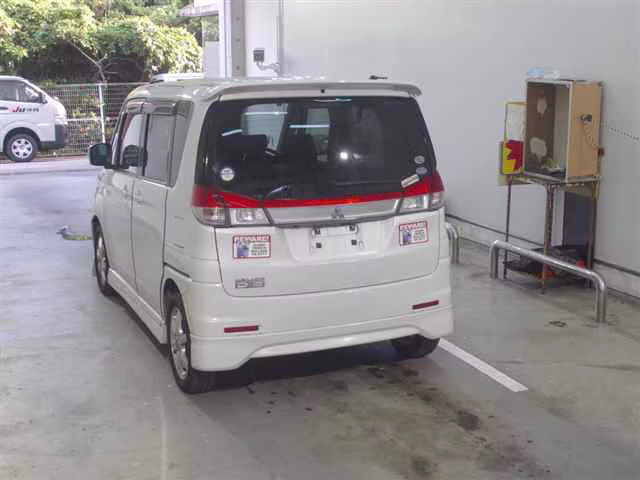 MITSUBISHI DELICA D:2