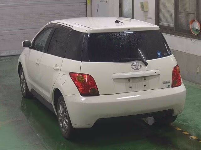 TOYOTA IST