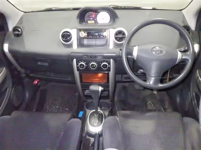 TOYOTA IST