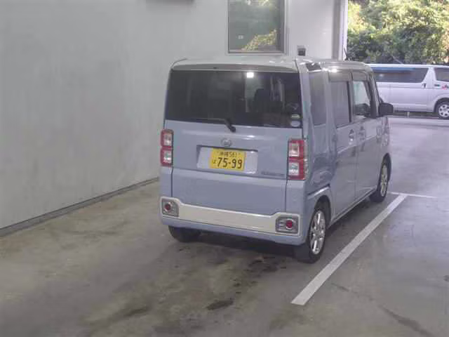 DAIHATSU WAKE