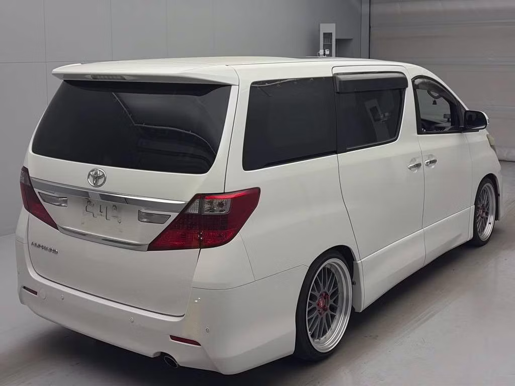 TOYOTA ALPHARD