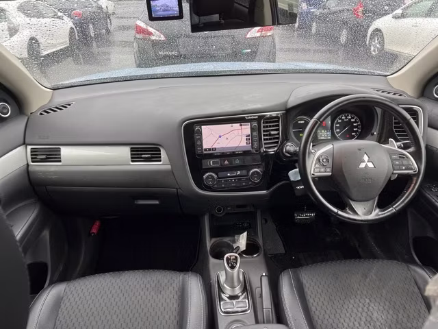 MITSUBISHI OUTLANDER